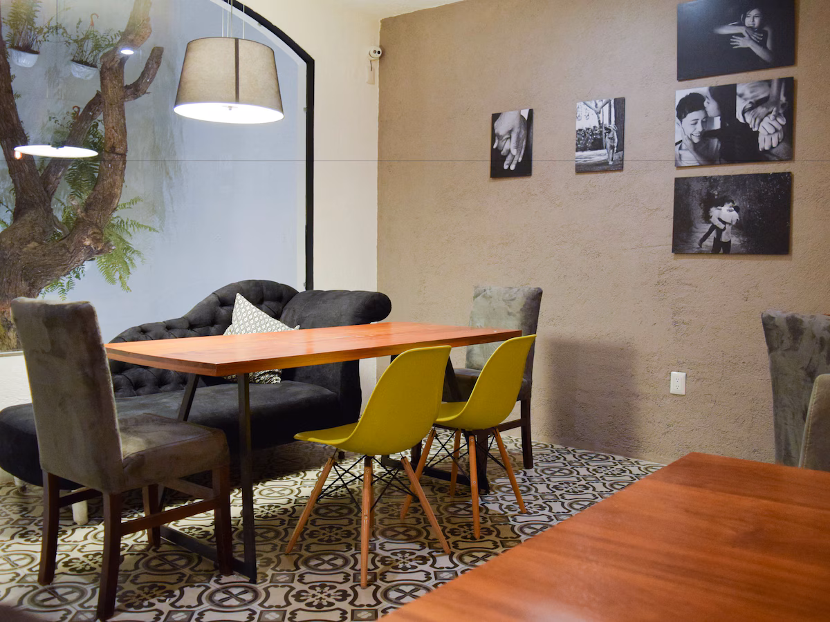 Espacio de Casa Andaria con diseño mexicano contemporáneo